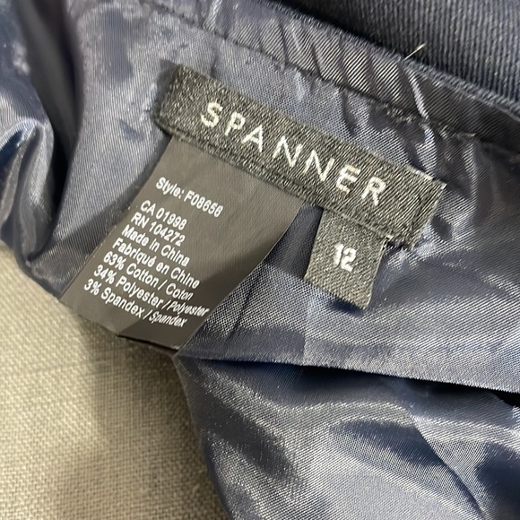 Spanner Navy skirt suit fully lined. Blazer size 10 skirt size 12 - Picture 10 of 15